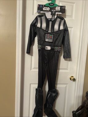 Star Wars Darth Vader Costume  size child’s 10-12